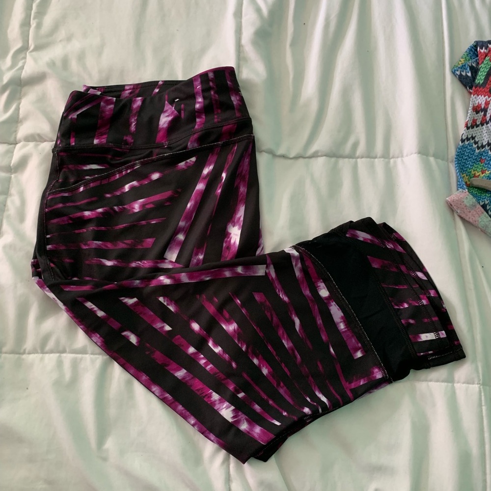 *SOLD ON MERC* Workout leggings